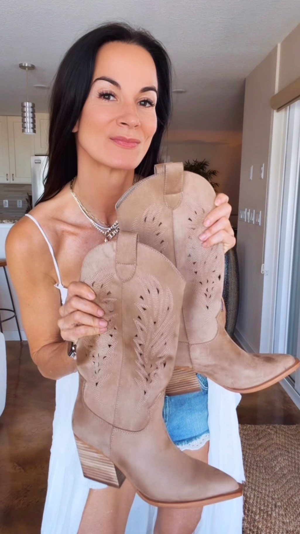 Festival ready… but make it chic 🤠✨

This look is that effortless, flirty, just threw-it-on-but-still-turned-heads kind of vibe.

The flowy white top, denim cutoffs, and boots?  A combo that never misses—but this one feels a little more elevated, a little more intentional.

She moves, she catches the light, she gives just enough drama… and yes, she’s coming with me all season long.

Cowgirl energy, but make it polished 💅

Use code NICOLEC35 to shop 💋




#LTKgrwm #LTKootd #LTKFestival