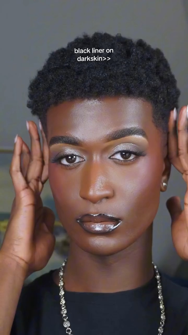 black liner on darkskin >>>✨

