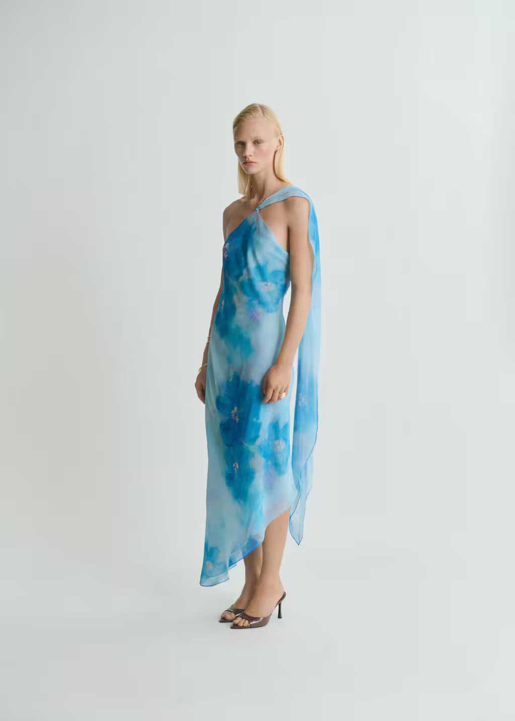 Asymmetrical floral scarf dress blue - Woman - 4 - MANGO | MANGO (UK)