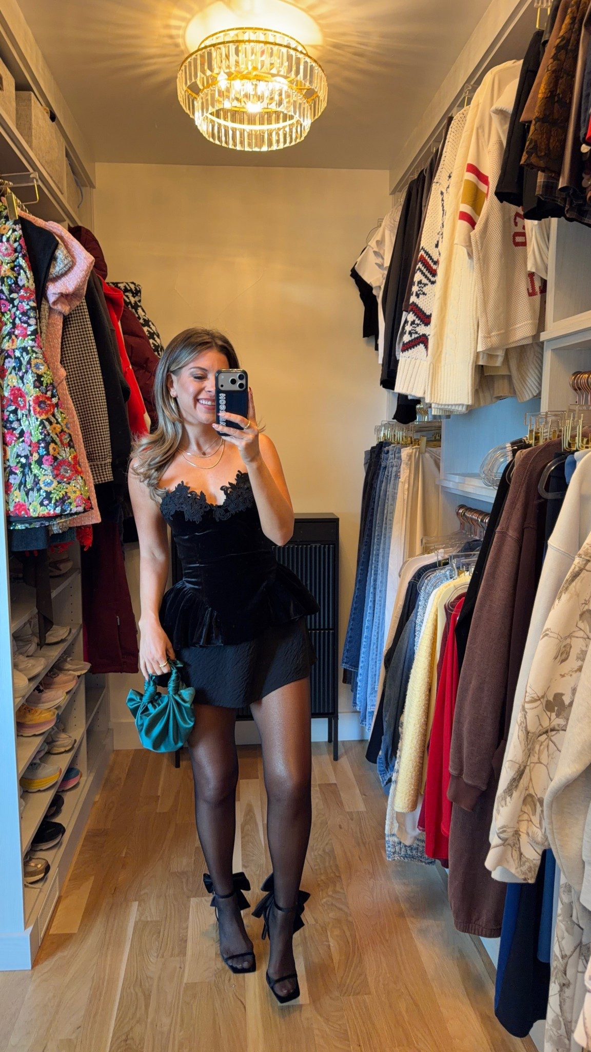 Abercrombie black mini skort paired with velvet lace detail corset

Wearing my usual smalls/2

Date night
Winter event
Holiday party
Velvet corset
Mini skort


#LTKFindsUnder100 #LTKU #LTKSeasonal