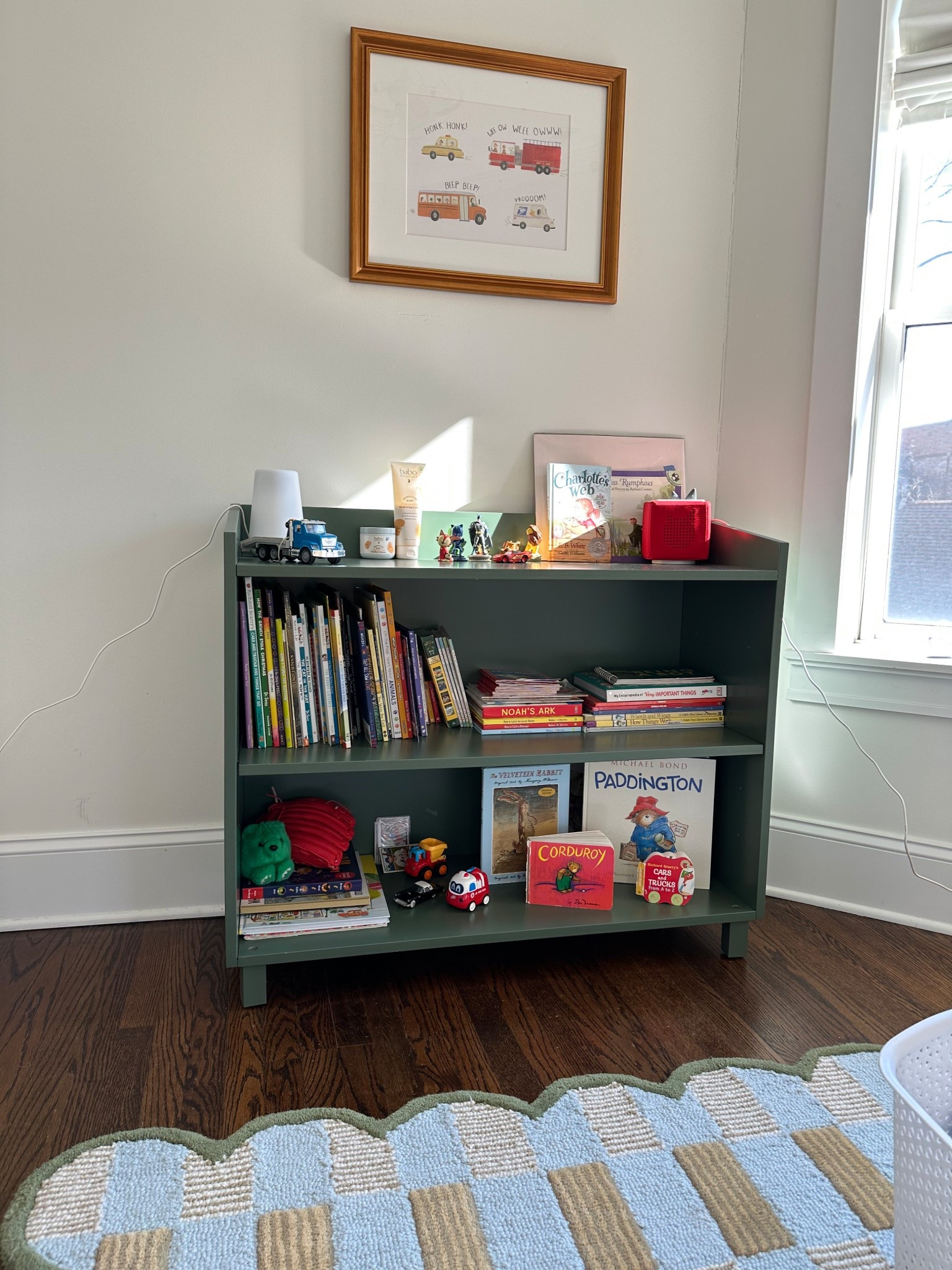 Our cute bookshelf corner!

kids | books | rug