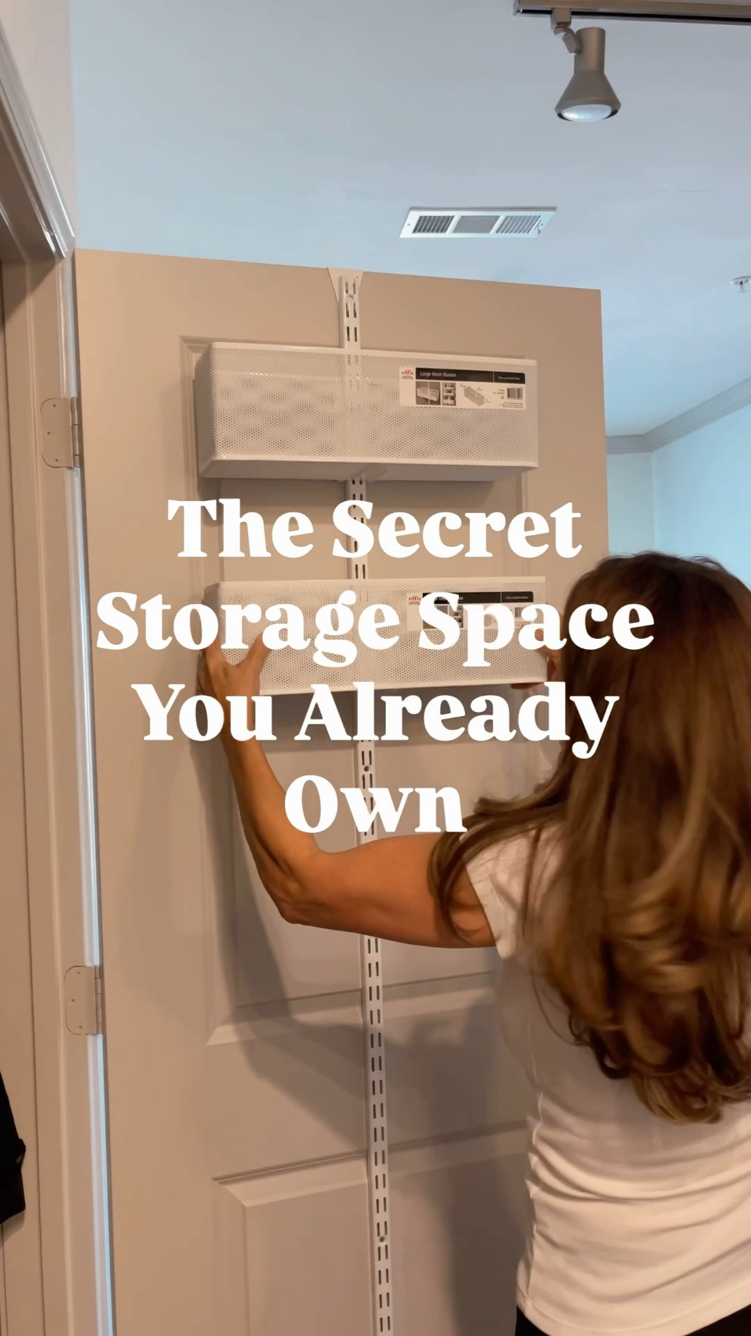 Need more storage but don’t have more space? Take a look at your doors! 🚪 One of my favorite organizing tricks is turning unused door space into functional storage for everything from cleaning supplies to pantry items and accessories. It’s a simple solution that makes a big impact especially in small spaces.
Tell me: Have you ever used the back of a door for storage? ⬇️

If you are interested in Elfa door storage just say “LINKS” and I will send it over!

#HomeOrganization #OrganizingTips #StorageSolutions #DeclutterYourHome #ProfessionalOrganizer

#LTKHome #LTKSaleAlert
