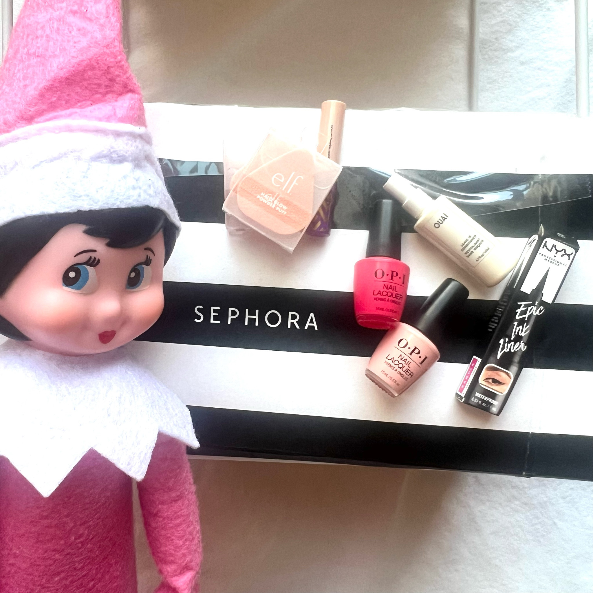 S-ELF Care Beauty ✨💋💄💖
.. mini accessories perfectly Elf-sized from an Ulta - Mini Brands collab, linked here!



#LTKHoliday #LTKKids #LTKSeasonal