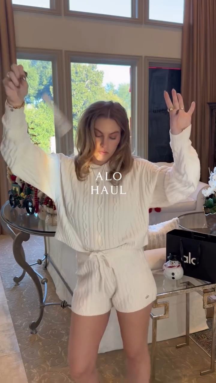 Cozy season loading ❄️ … and one impractical skirt for 🥒 🎾, for when it gets warm again in Texas (which could be tomorrow).

Early gift guide ideas for the lady who loves cozy sets! 

Winter frost Sweat pants - extra small 
Winter frost Tank top - small 

Tennis sweater knit skirt with built in shorts - small 

White cable knit sweatshirt - small 
White cable knit shorts - extra small 


#LTKGiftGuide #LTKootd #LTKHoliday