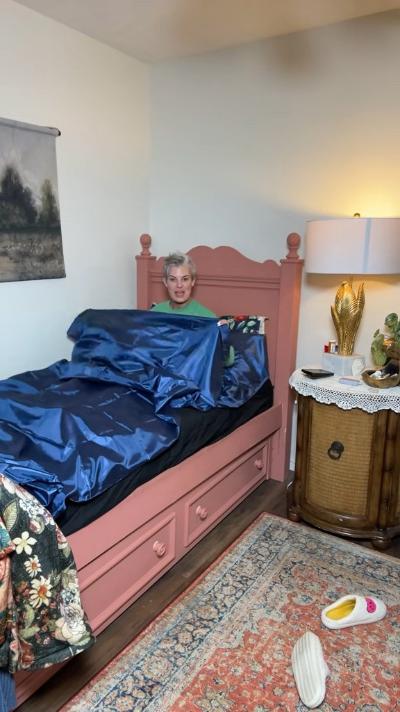 It’s a cocoon for your bed-SO YOU CAN LEAVE YOUR SPRAY TAN ON!

#LTKstorytime #LTKgrwm #LTKBeauty