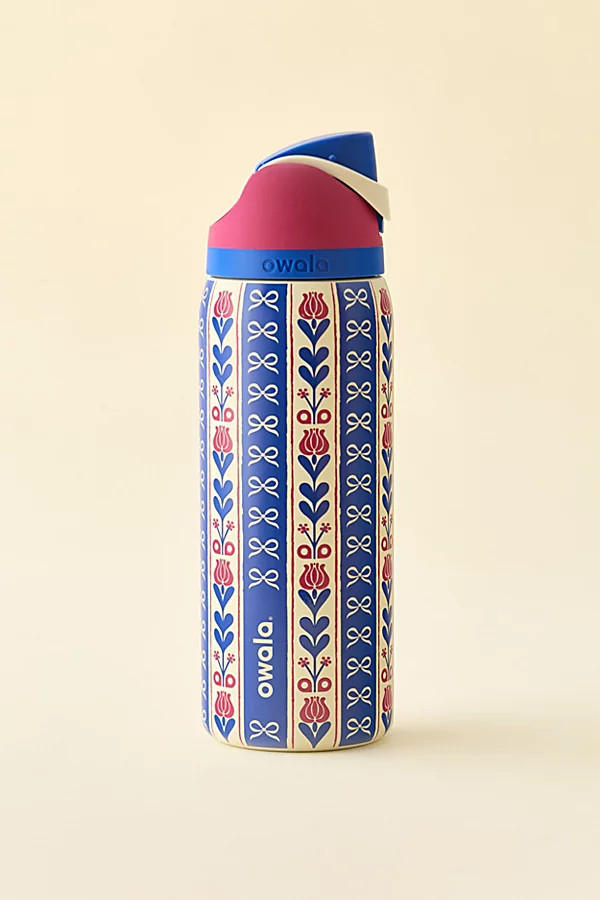 Owala FreeSip 32 oz Water Bottle in Holiday Hygge at Urban Outfitters | Urban Outfitters (US and RoW)