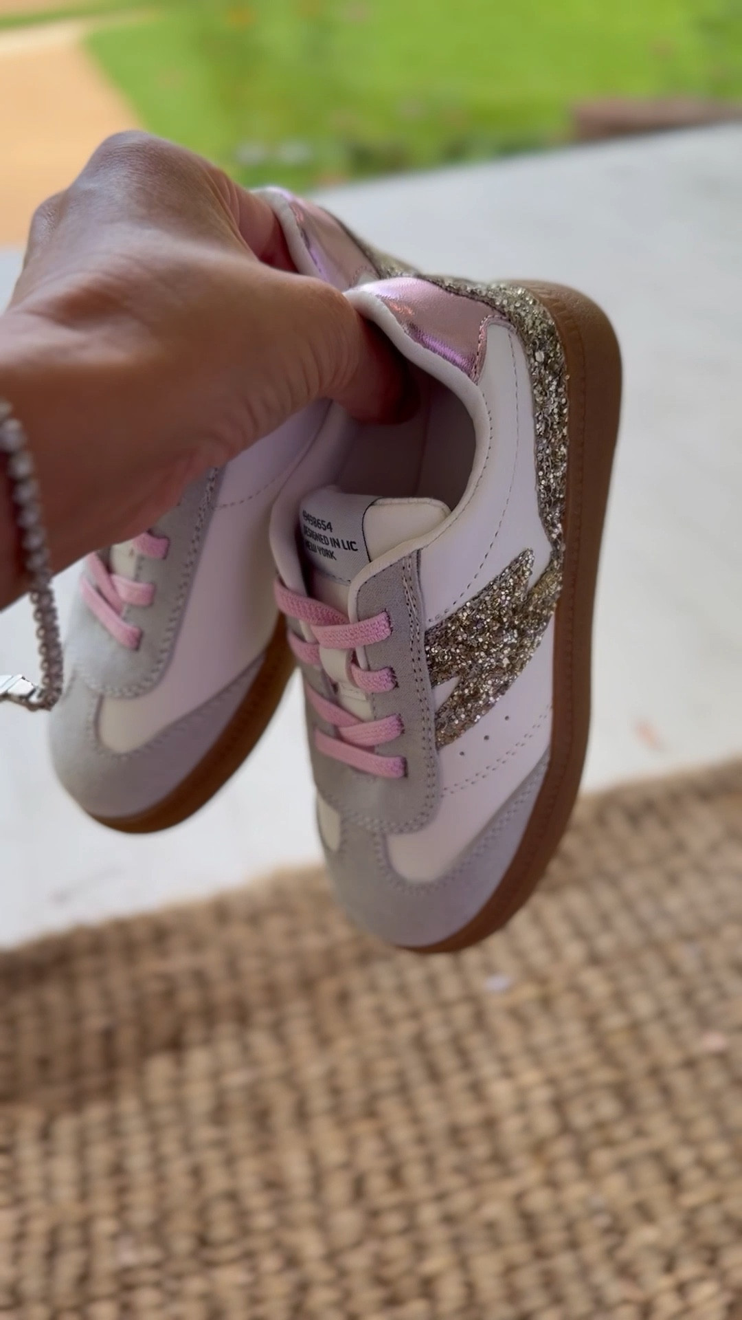 eloise’s glitter sneakers! 

#LTKShoeCrush #LTKKids #LTKFamily
