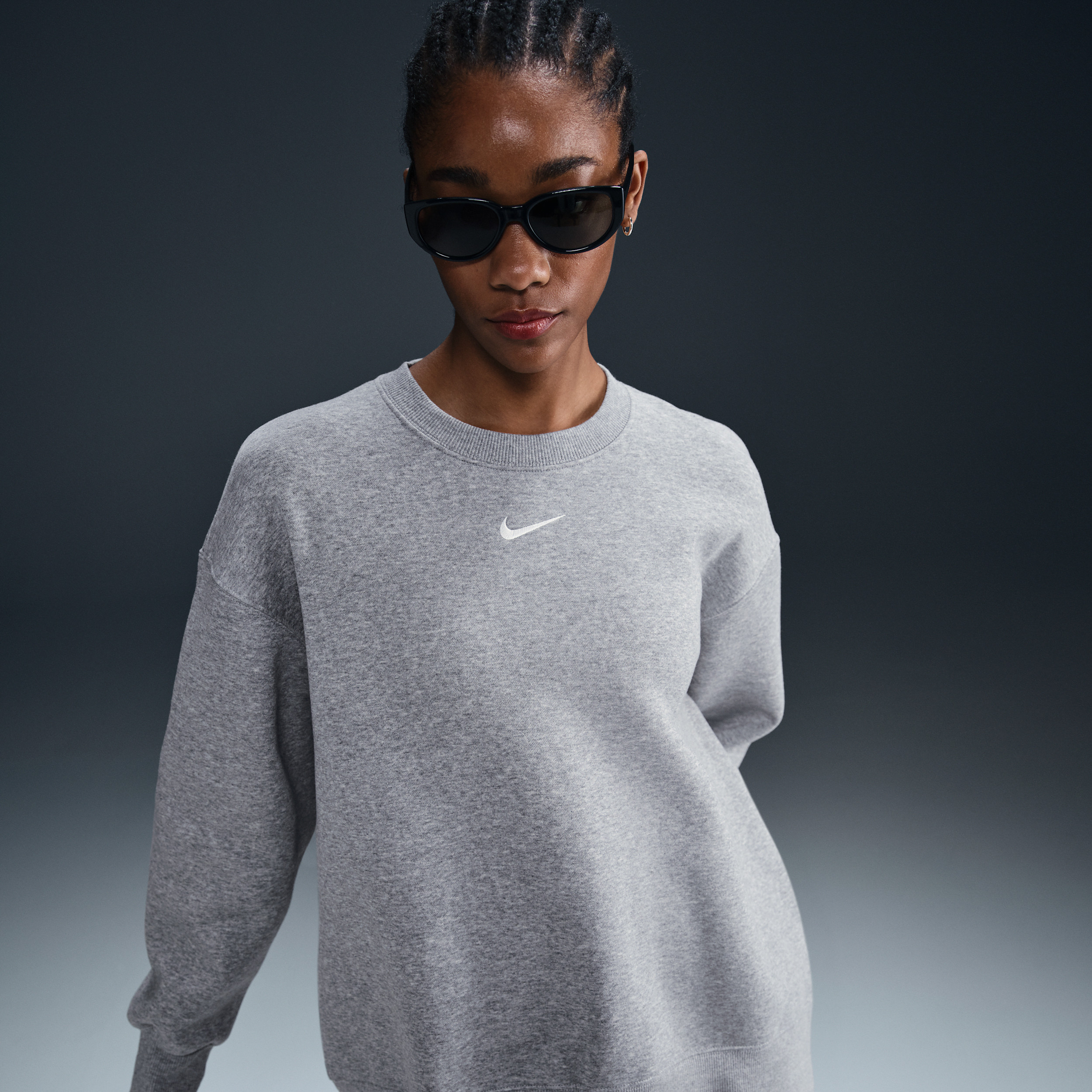 Women's Nike Sportswear Phoenix Fleece Oversized Crew-Neck Sweatshirt in Grey | FZ4270-063 | Nike (US)