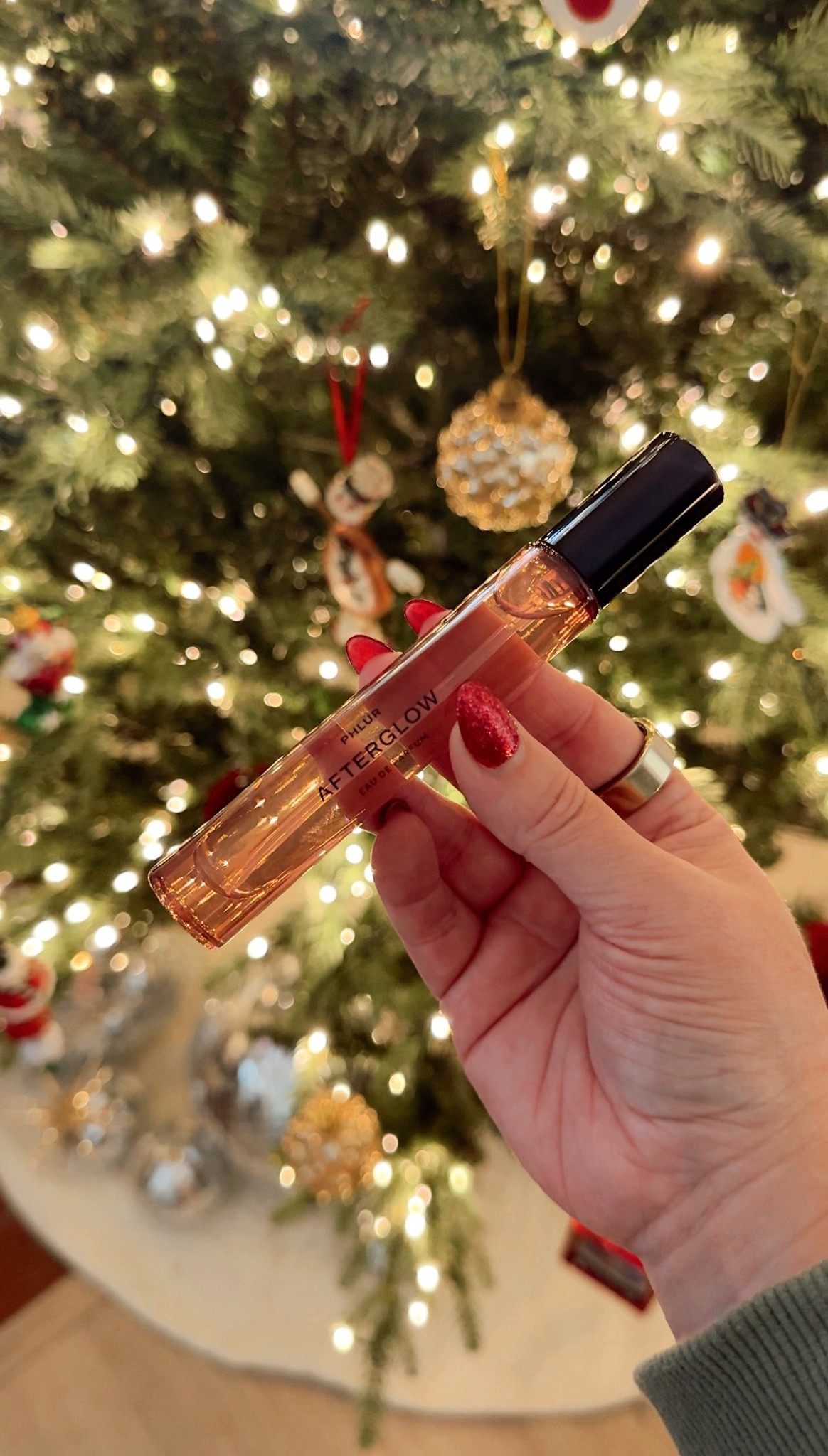 The perfect stocking stuffer! This smells so good!!! Just a great perfume to gift this holiday season! I usually do a travel size cause it’s more affordable and it’s easy to take when you travel! 

Holiday gifts, Christmas gifts, gift ideas, gifts for her, stocking stuffers, perfume, Sephora, Phlur

#LTKHoliday #LTKGiftGuide #LTKBeauty