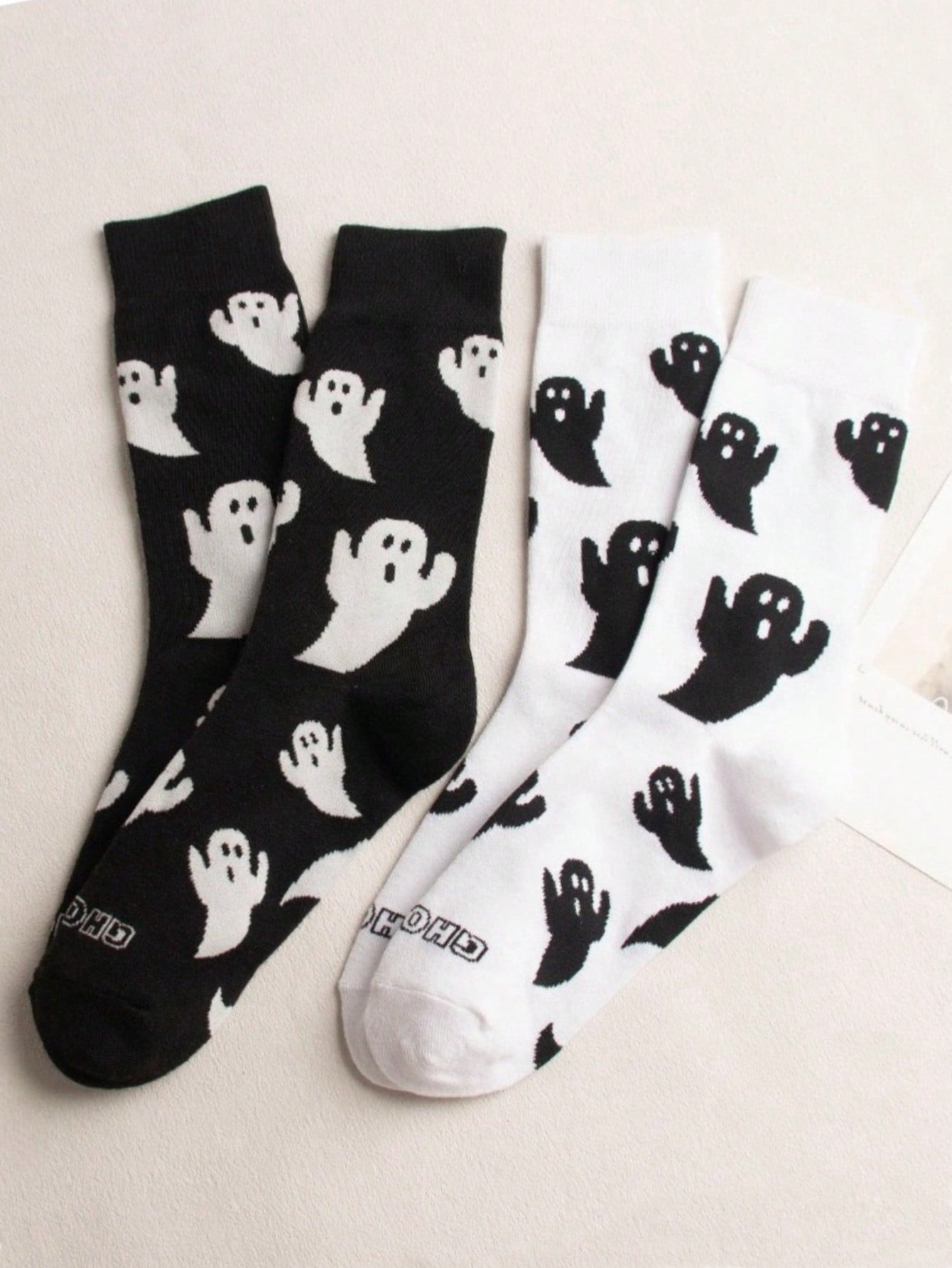 2pairs Women's Funny Ghost Pattern Black & White Crew Socks For Halloween | SHEIN USA | SHEIN