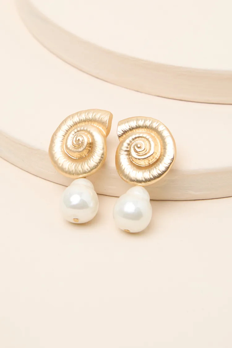 Hazelly Gold Pearl Seashell Earrings | Lulus