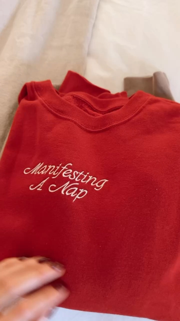 Loving these graphic sweatshirts from Abercrombie! These would be great gifts for her! Use code AFLOVERLY for 20% off!

Loverly Grey, Abercrombie, Abercrombie sale, gift ideas for her, sweatshirt, loungewear 

#LTKGiftGuide #LTKSaleAlert