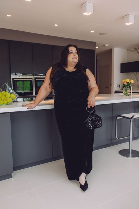 Plus size Black Tie outfit inspiration 

#LTKSeasonal #LTKplussize #LTKHoliday