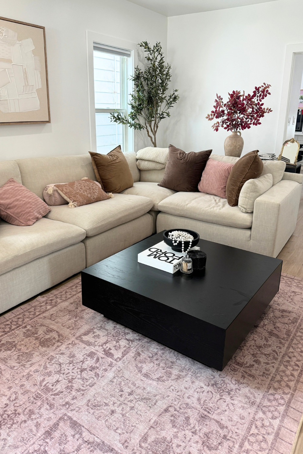 Modern Neutral Living Room with Soft Blush Accents
This cozy-meets-modern living room combines neutral tones, warm textures, and subtle pink accents for an effortlessly elevated look. Ideal inspiration for minimalist home decor lovers who still want warmth.

#NeutralLivingRoom #CozyHomeDecor #ModernHome #LivingRoomInspo #NeutralDecor #HomeStyling #InteriorInspo  

 

#LTKHome