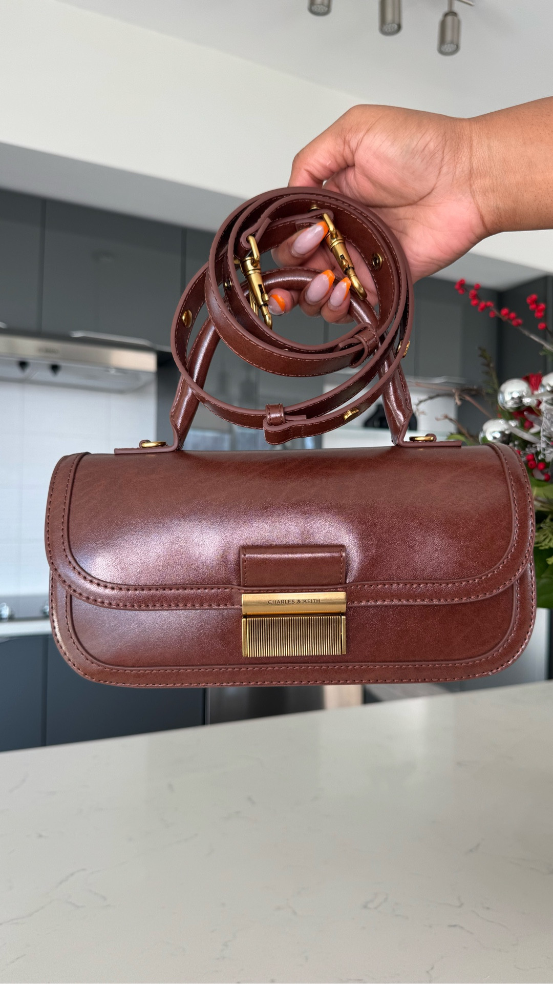 Unboxing my new obsession 🤎 Charles & Keith Charlot Elongated Top Handle Bag - Dark Brown

#LTKootd #LTKGiftGuide #LTKgrwm