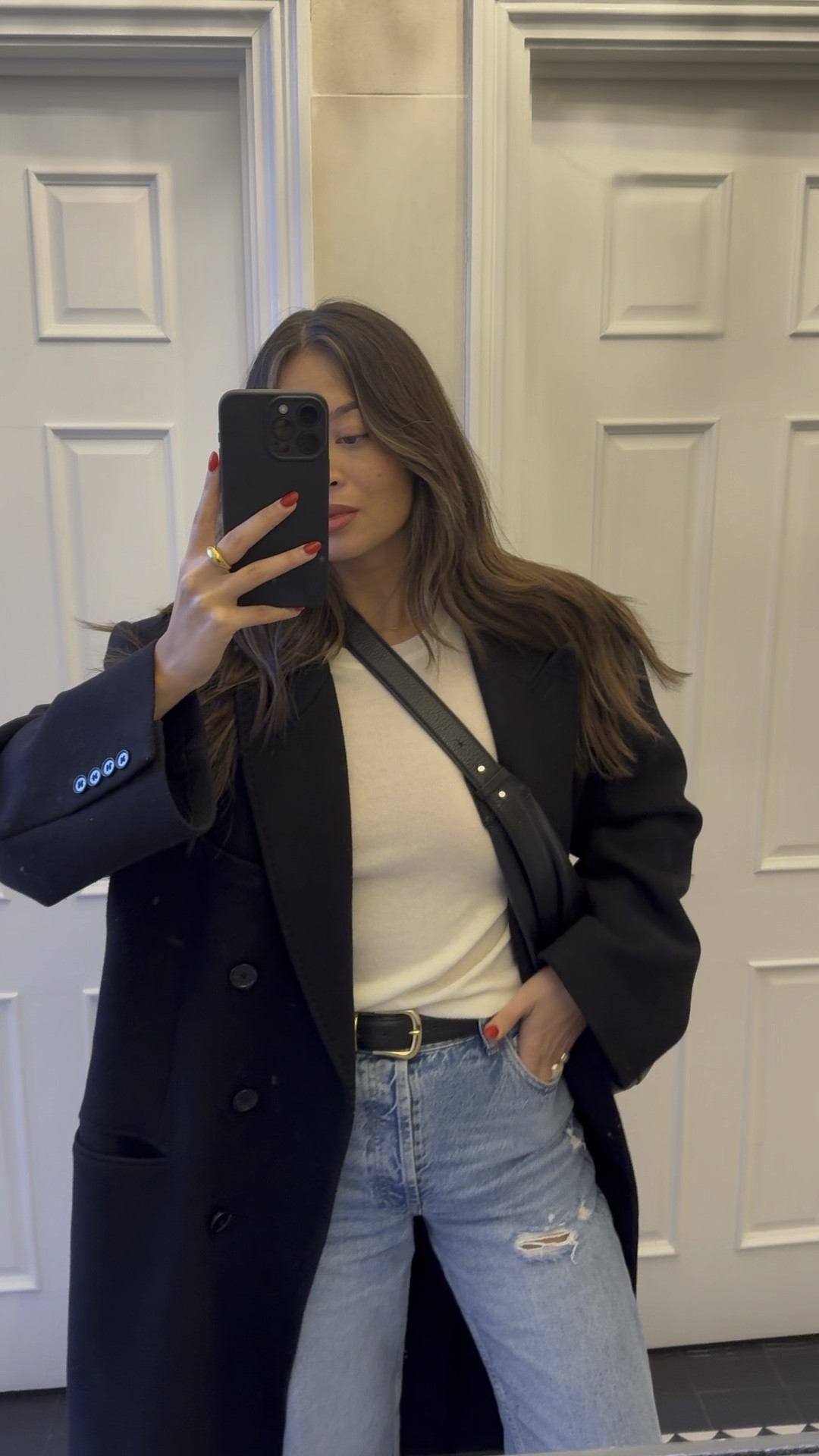 Today’s work look ✌🏽 wearing a size S in the knitting, 44 in the coat (will link alternatives) and size 26 in jeans!