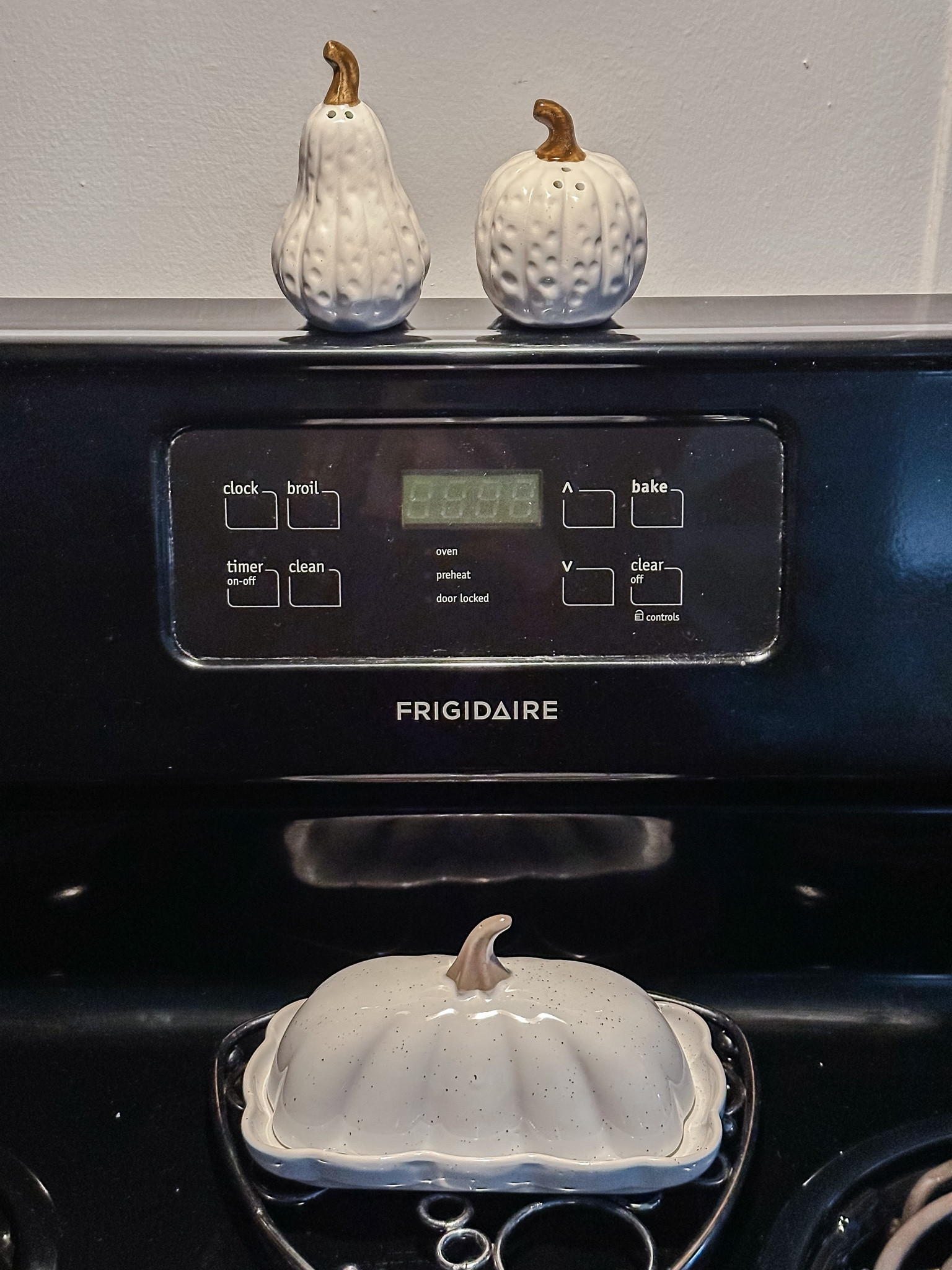 How cute are these kitchen pumpkins for salt and pepper and the butter dish! 

#LTKHome #LTKSeasonal #LTKSaleAlert