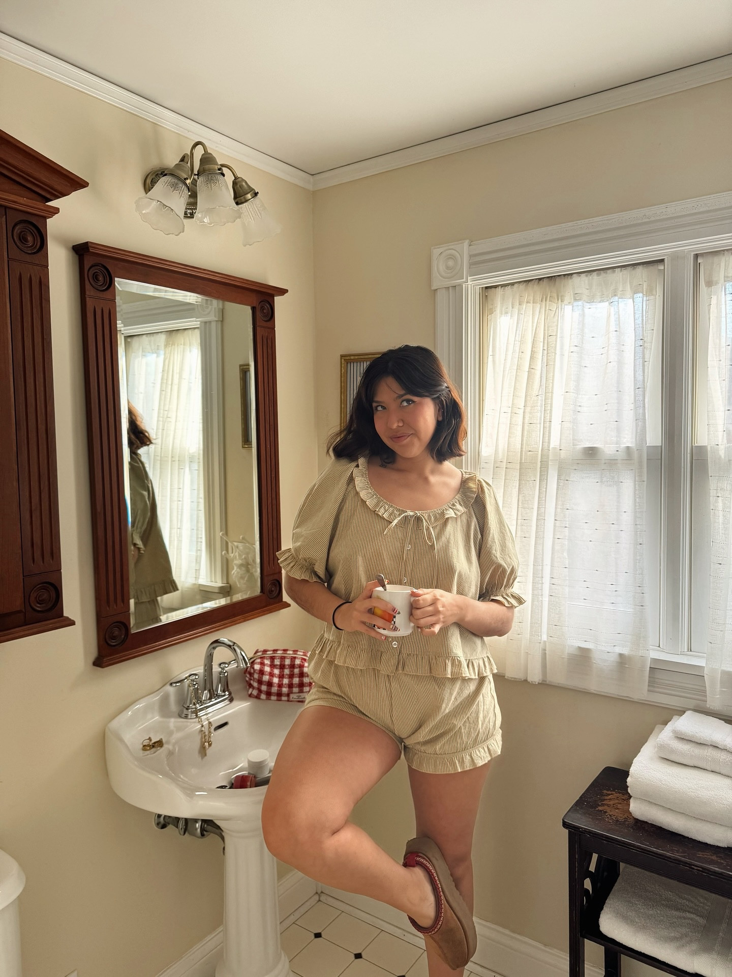 I just need a couple minutes!! ☕️
.
.
.
.
.
.
.
#fallstyle #fall #fallfashion #sonderhaus #loungeset #pajamaset #gettingready #cottagecoreaesthetic #pinterestaesthetic

#LTKdayinmylife #LTKselfcare #LTKootd