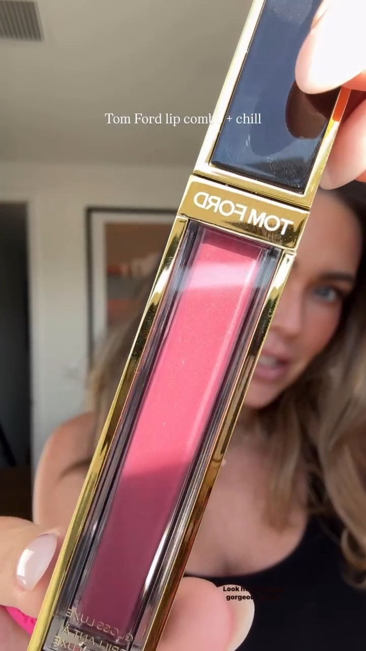 Luxe lip combo wearing a tom ford @tomfordbeauty lip gloss in Casablanca and abh @anastasiabeverlyhills lip liner in dusty rose. Lip combo tool was in a pr kit from Huda but I cannot find anything like it. Maybe an AirTag holder? 🤔

#LTKBeauty #LTKFindsUnder100 #LTKStyleTip