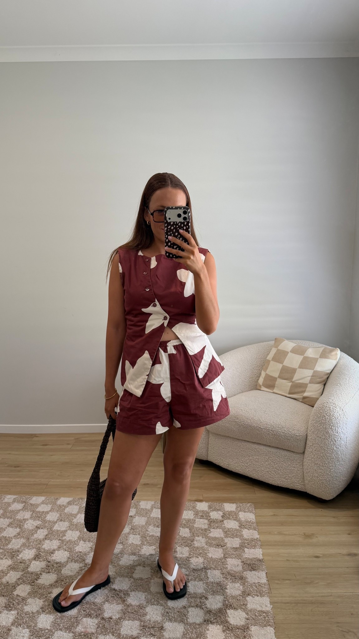 I wear size S in both (size down if in between) x