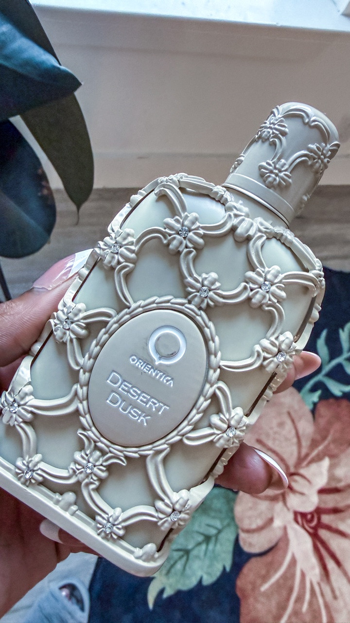 PR unboxing + first impressions 👀✨

Huge thank you to @orienticaperfumes for sending over these fragrances to celebrate their launch in Ulta 🤍 I finally got a chance to test both scents and I definitely have favorites already 😭

One is giving soft, powdery, clean luxury energy… and the other is warm, creamy, feminine, and made for layering season.

If you love:
✨ musky fragrances
✨ cozy amber notes
✨ coconut milk + soft floral blends
✨ perfumes that smell WAY more expensive than they are…

…you’re going to want to hear this review before blind buying 👏🏾

Have you tried Orientica yet? Which scent should I test next? 👀

#orienticaperfumes #luxurycollection #roseeclat #soleil #fragrance parfum orientica OrienticaReviews bestperfume
