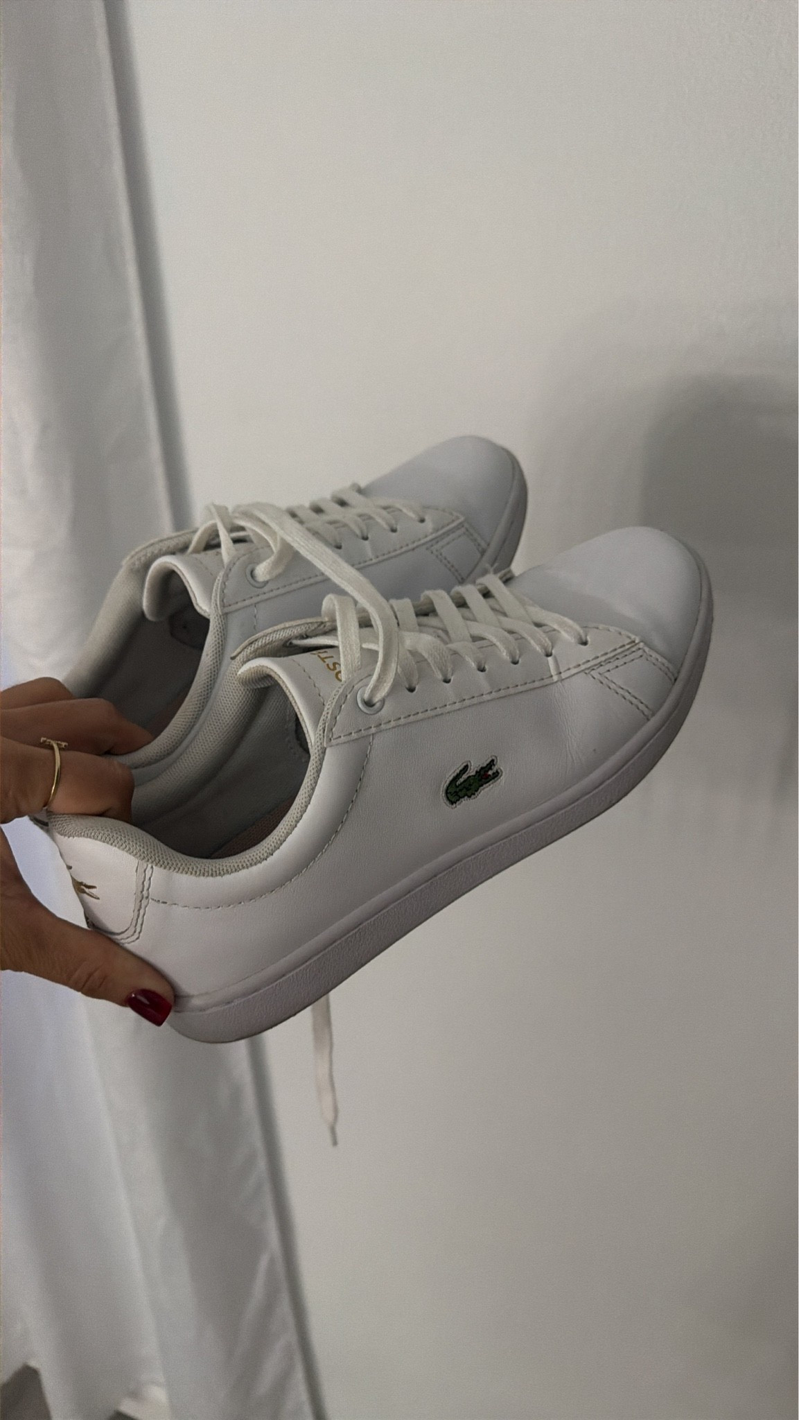 Estos los amo..Y que cómodos también… 
#lacoste

#LTKmorningroutine #LTKActive #LTKSeasonal