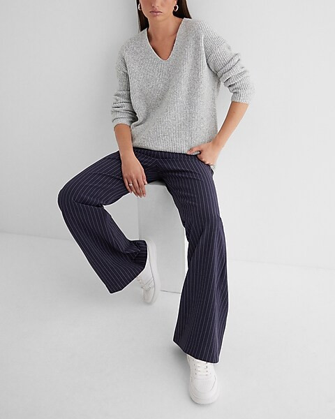 V-neck Oversized London Sweater | Express