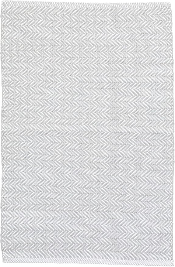Dash and Albert Herringbone Indoor/Outdoor Area Rug - 4' x 6' Pearl Grey & White Geometric Handwo... | Amazon (US)
