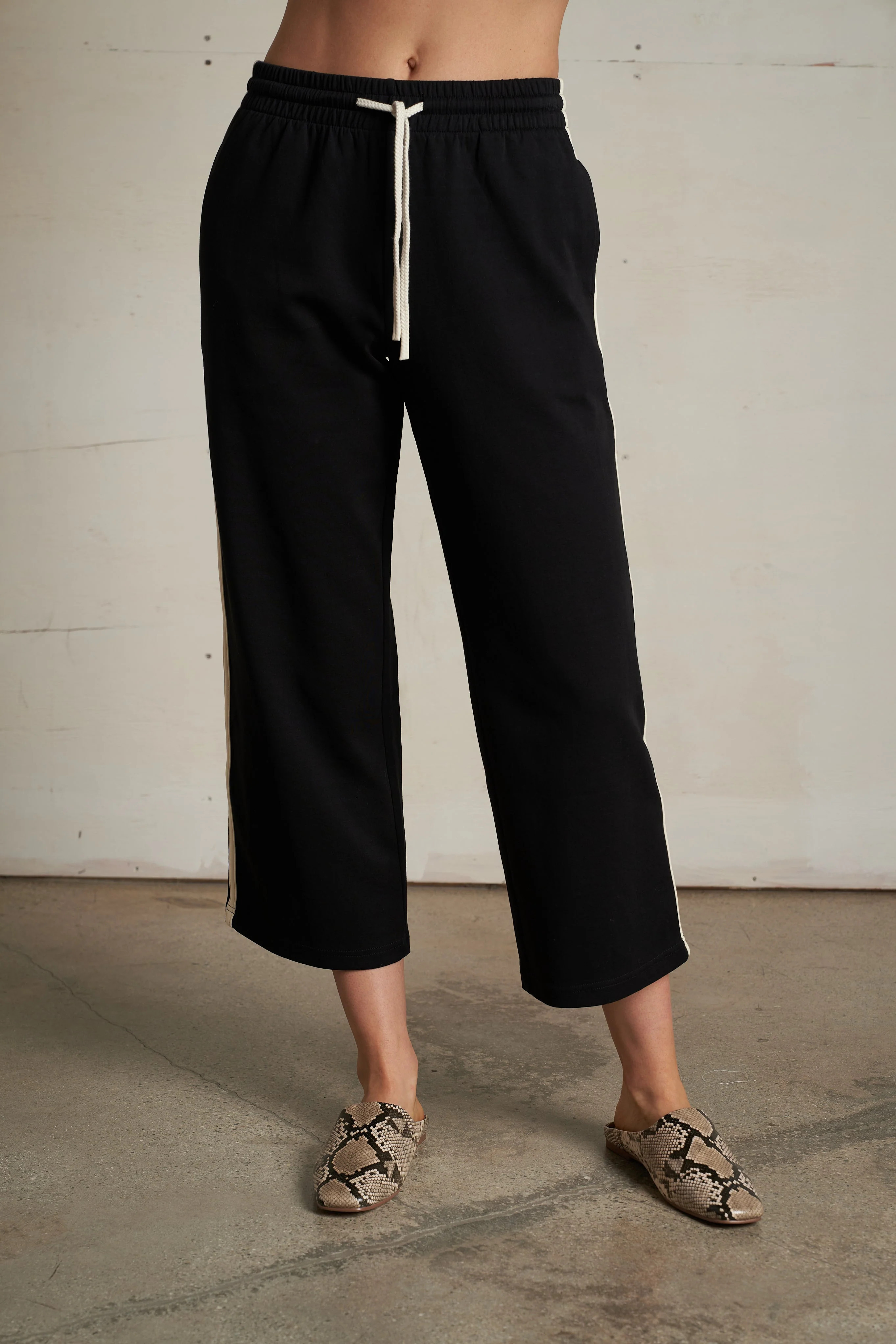 PerfectWhiteTee - Claud Travel Track Pant - True Black | Jones & Daughters