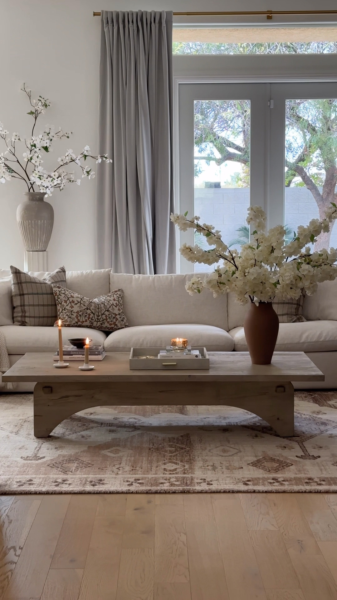 Living room 

#LTKdayinmylife #LTKSeasonal #LTKHome