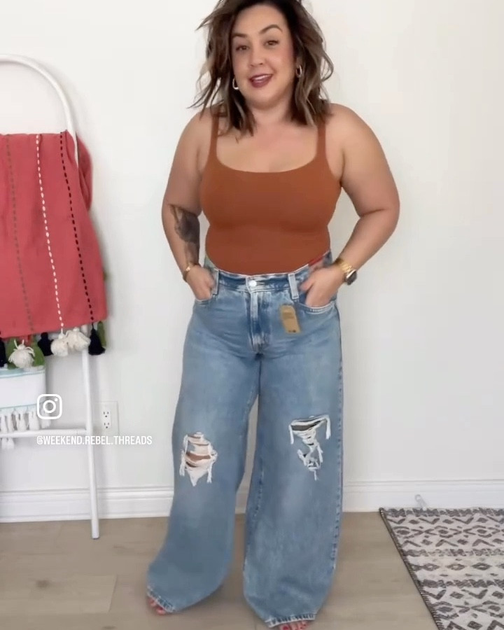 Got influenced again! How do you feel about being mid 40’s in the Levi’s ‘94 baggies?! I’m trying to style these a couple different ways. 
What do you think 

Levi’s Sz 31
Green sweater - Old Navy Sz S
Lace Top - Weekend Rebel Threads 

#LTKOver40 #LTKStyleTip #LTKMidsize