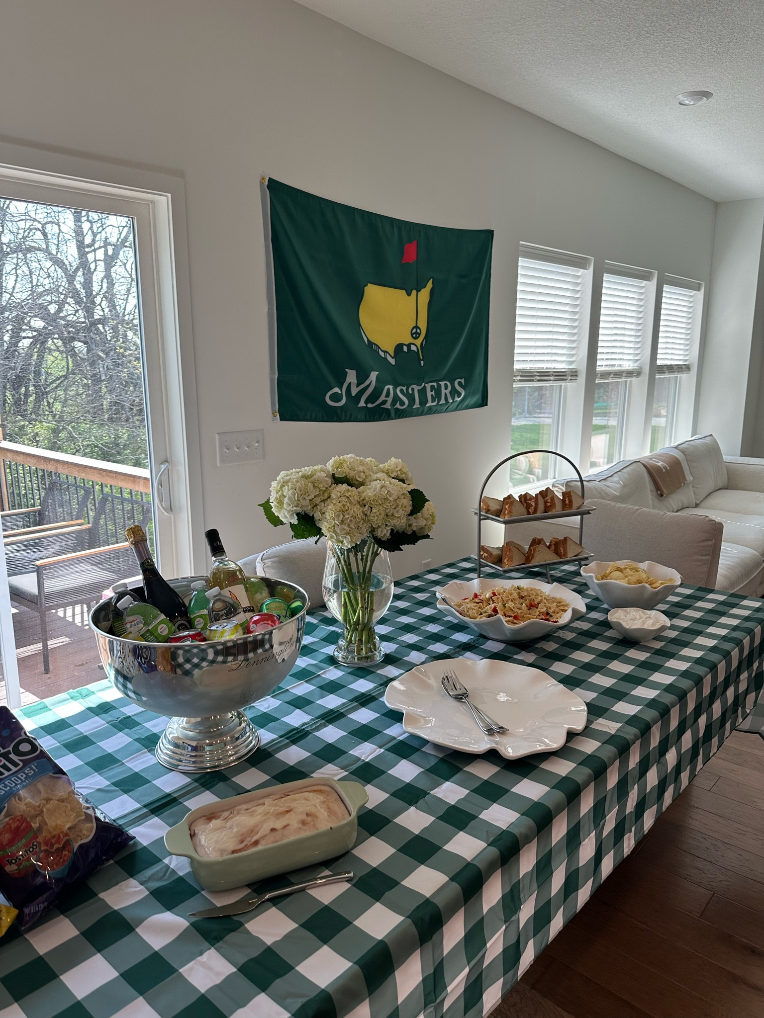 Everything I ordered for our Master’s party decorations!

Perfect to keep year after year! 

Hosting gifts 
Wedding gift 
Shower gift

#LTKParties #LTKHome #LTKFindsUnder100