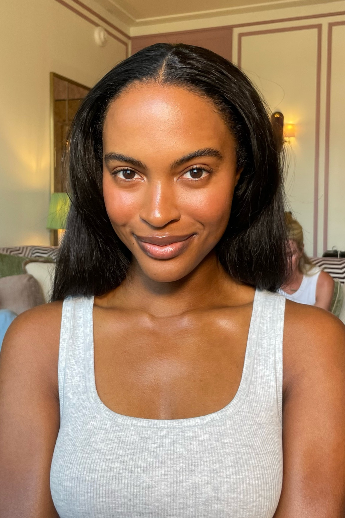 No makeup makeup on Liv! 