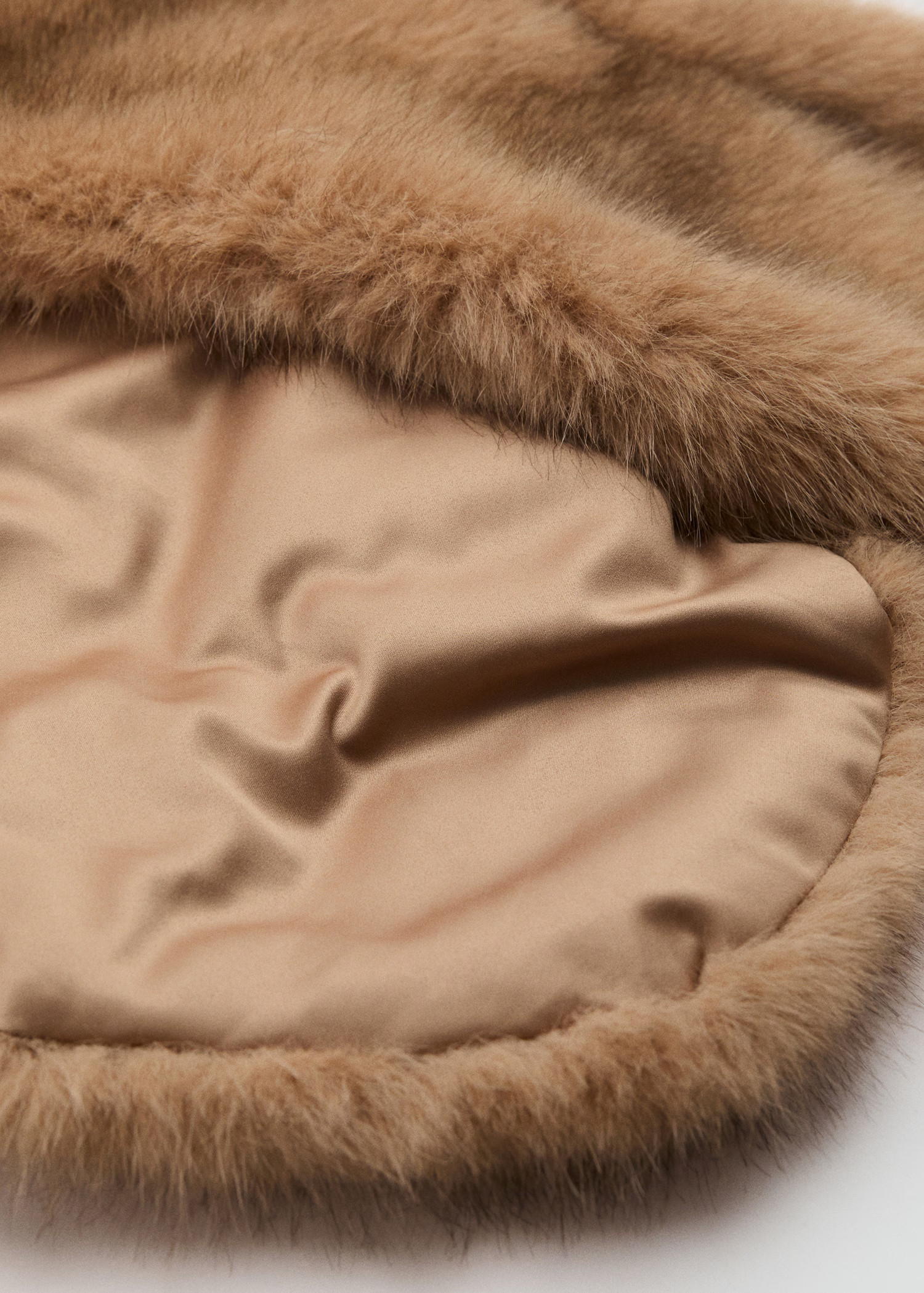 Fur-effect scarf - Women | MANGO United Kingdom | MANGO (UK)