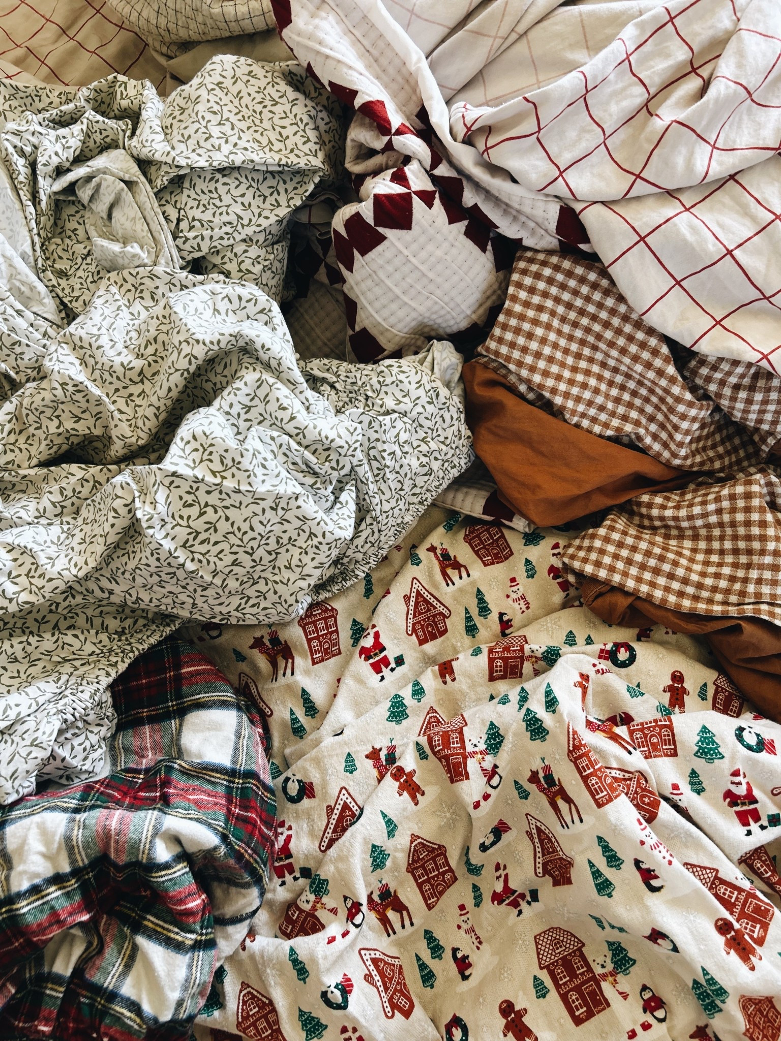 Christmas bedding 

#LTKHoliday #LTKSeasonal #LTKStyleTip