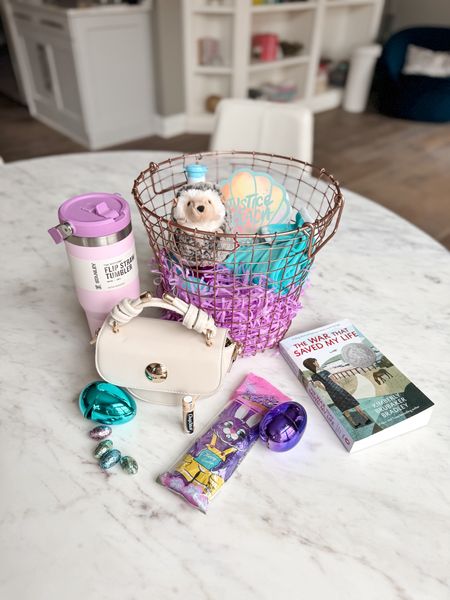 Easter basket gift ideas for 4th grade girls 9 and 10 year old tween girls gift ideas for Easter baskets spring birthdays and more
Books for kids and cute stuffed animal is the softest ever 