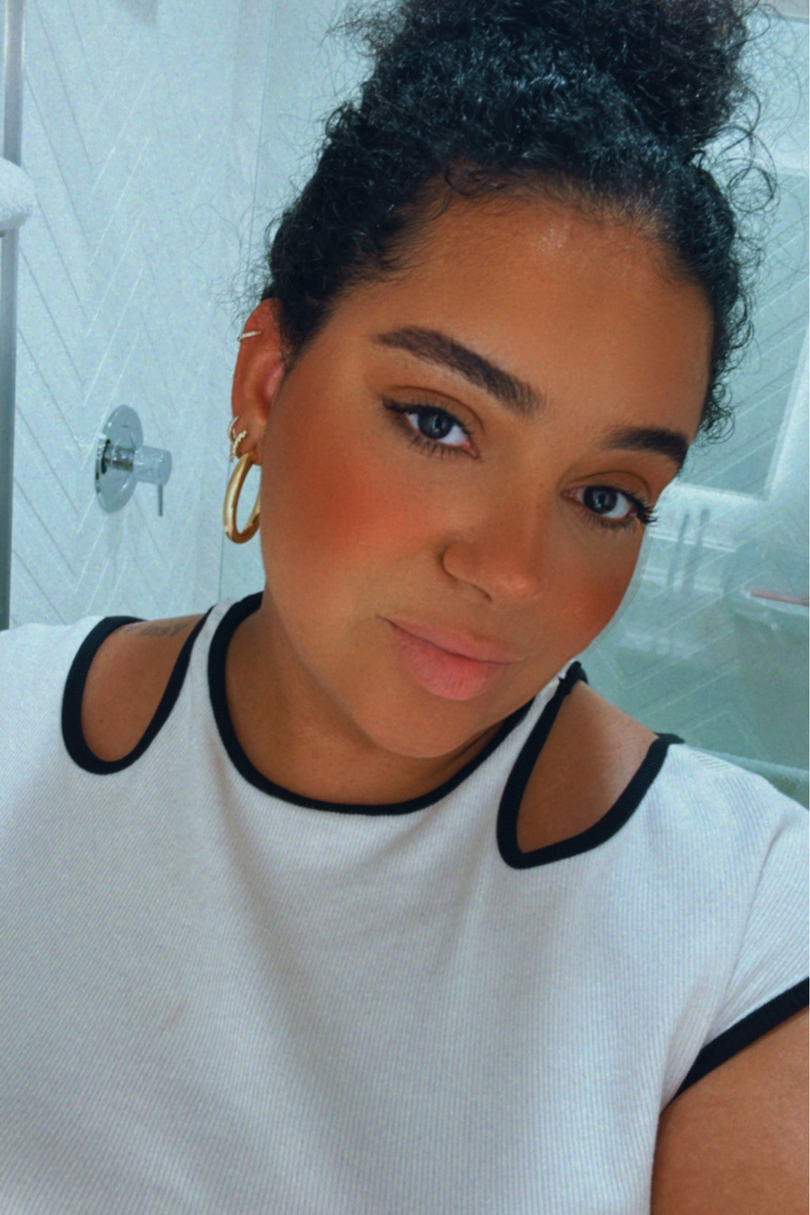 Cut out top

Hm, hm tops, cut out, cut out shirt, summer tops, women’s fashion, white tee, basics, tank top, tops, shirts, women’s shirt, curvy, mid size, pluss

#LTKSummerSales #LTKStyleTip #LTKMidsize