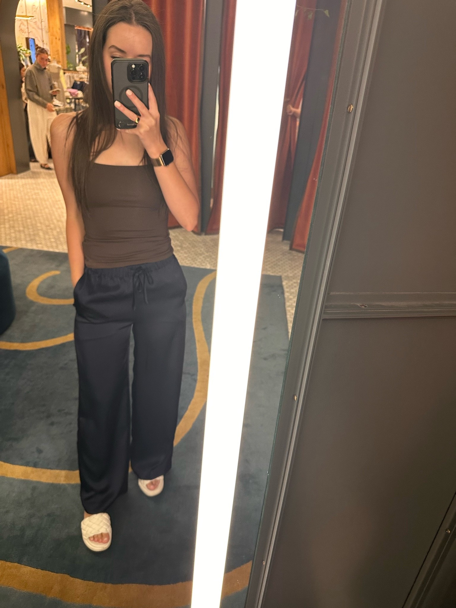 Aritzia Viral pants 

Satin pants

#LTKgrwm #LTKootd #LTKTravel