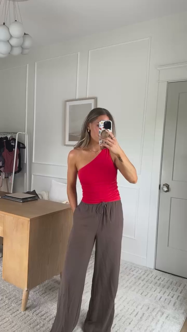 LOVING the red but comes in so many colors 🔥💃

wearing an XS + they run TTS 

#LTKSeasonal #LTKFindsUnder50 #LTKStyleTip