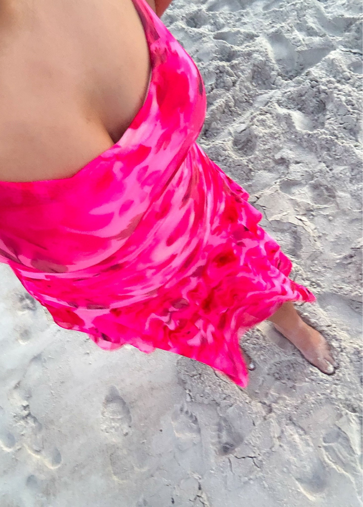 Looking perfect for going out at the beach! I’m 5’9” size 12/XL wearing a size L in dress

#LTKNYFW #LTKMidsize #LTKSeasonal