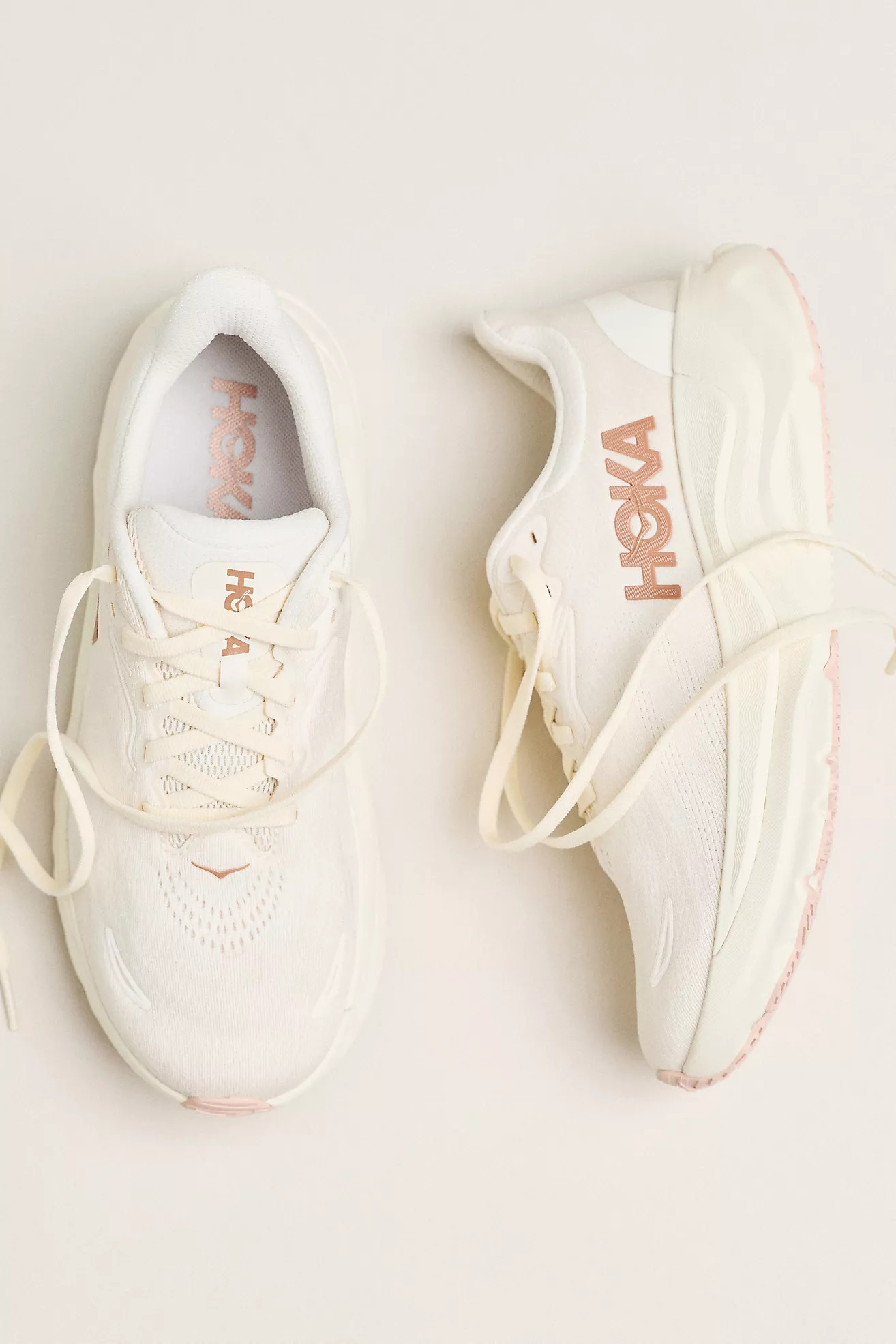 HOKA® Arahi 8 Sneakers | Anthropologie (US)