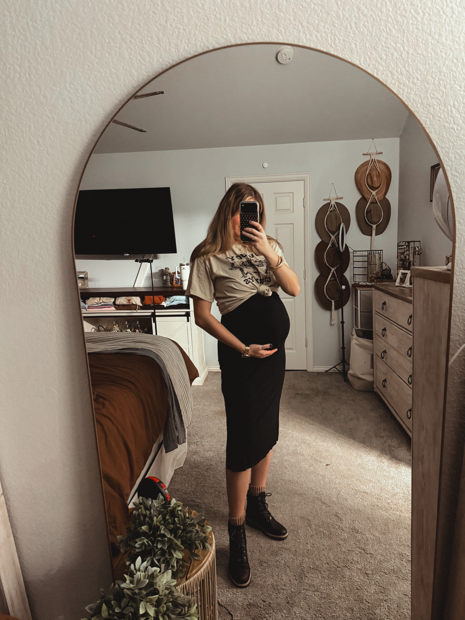 Cozy work outfit. Maternity fashion. Bump friendly ootd  

#LTKBump #LTKFindsUnder100 #LTKWorkwear