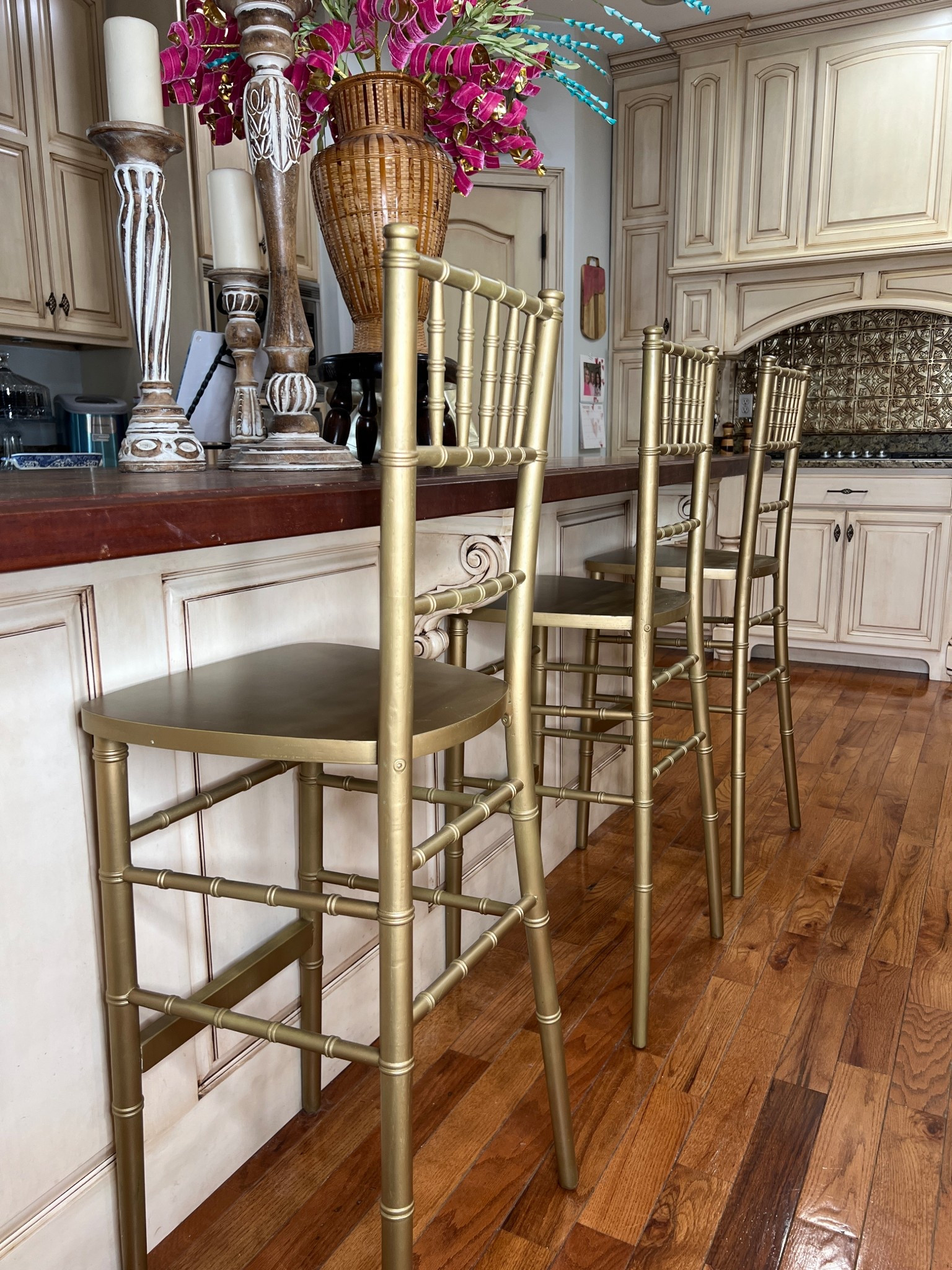 Gold bar stool

#LTKFindsUnder100 #LTKWatchNow #LTKHome