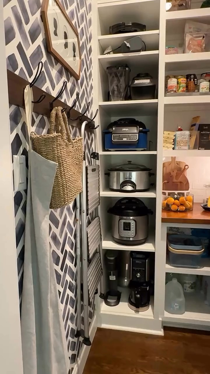 School’s out for Summer & the pantry is ready!

I spent this week cleaning out & stocking the pantry, the pool bag, the craft cabinet & more. Let summer begin! ☀️😎