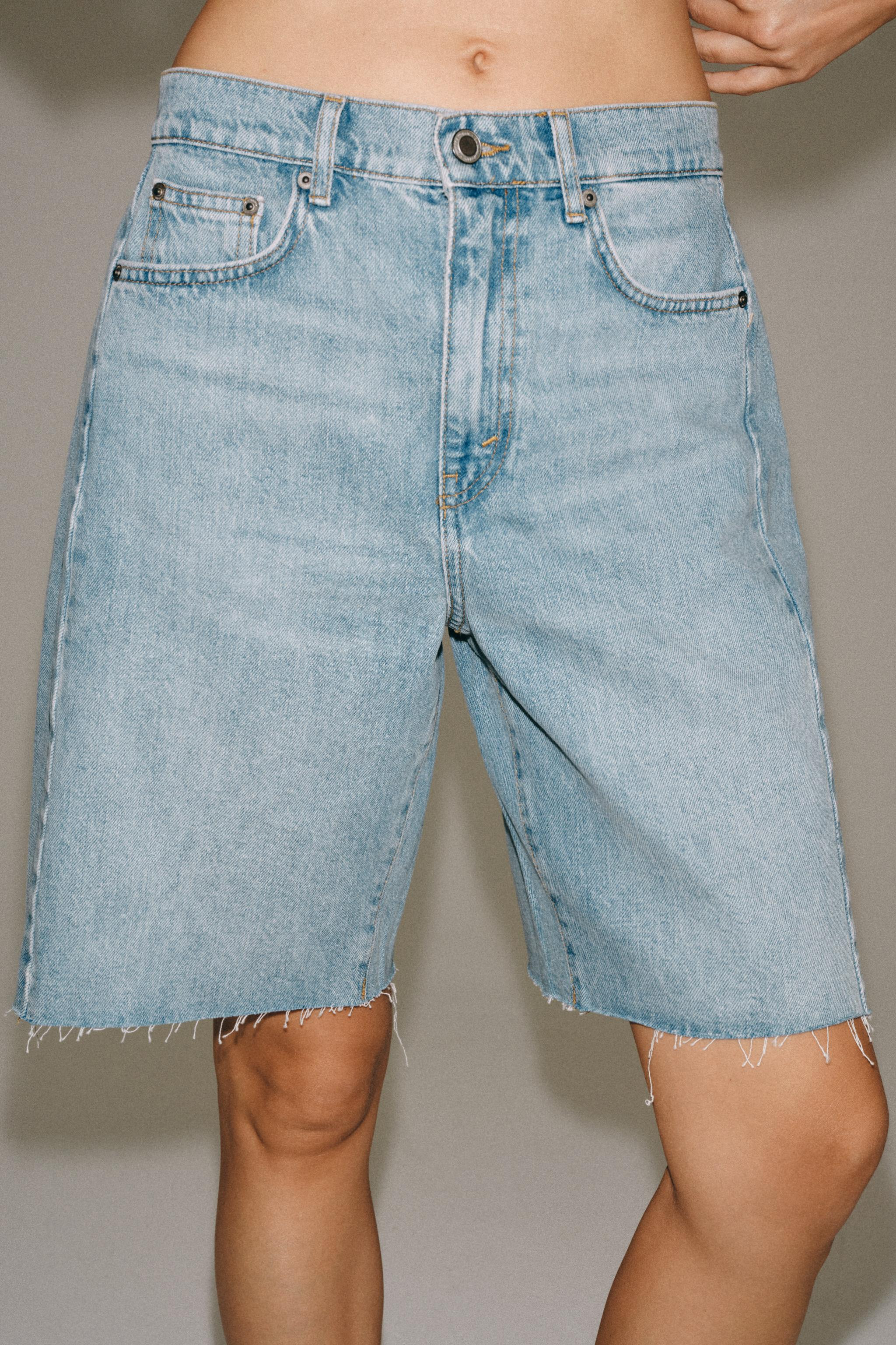 ZW COLLECTION RELAXED FIT MID-RISE DENIM SHORTS | Zara US