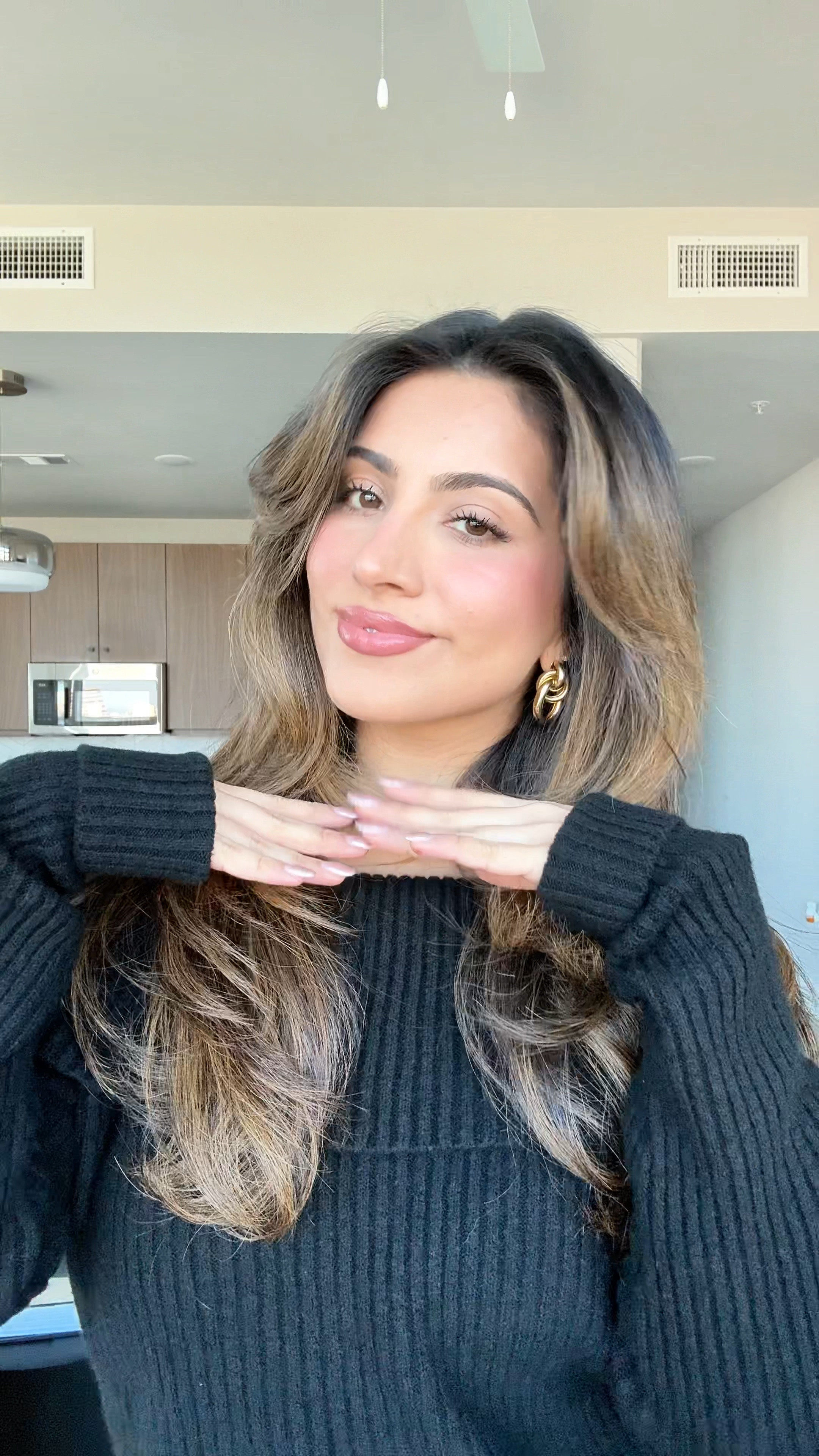 Refy lip liner: Rosewood
Charlotte Tilbury lip: Pillow Talk Medium
Summer Fridays Lip Butter: Vanilla