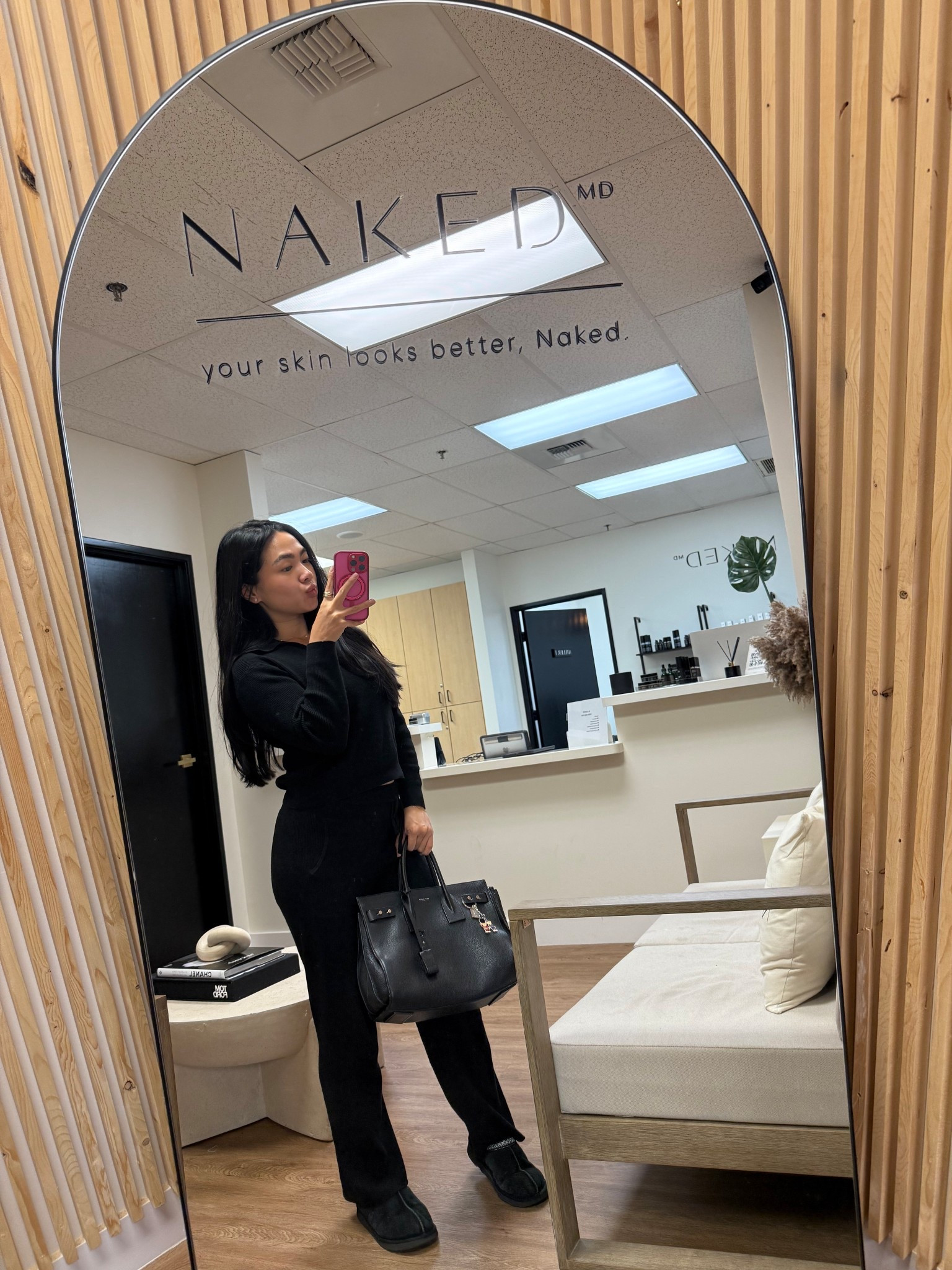 Last microneedling session of the year 😅 My go to comfy and chic errand outfit! Size extra small in the top and bottom.