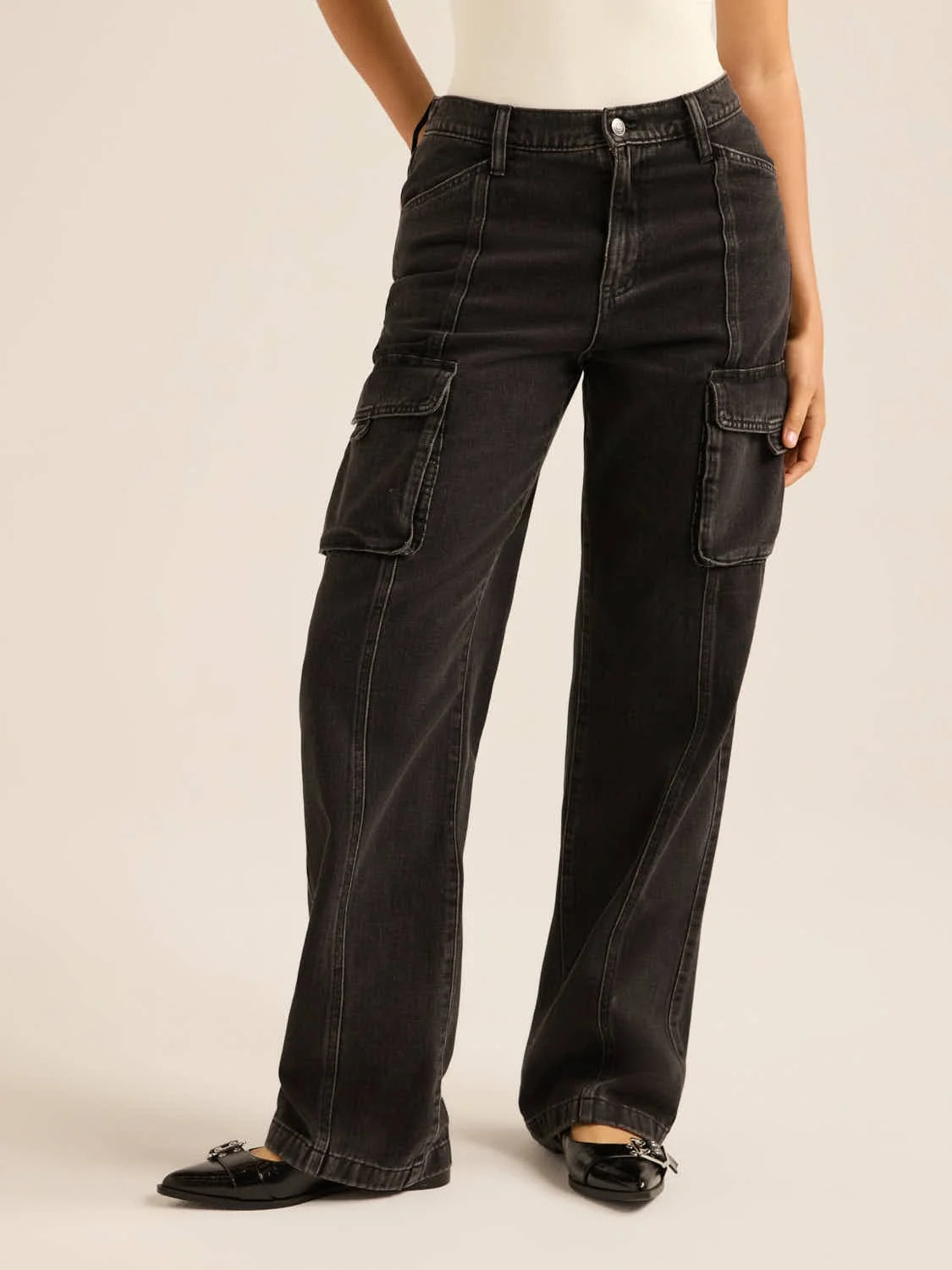 Scoop Women's Low Slung Wide Leg Cargo Jeans, Sizes 0-18 | Walmart (US)