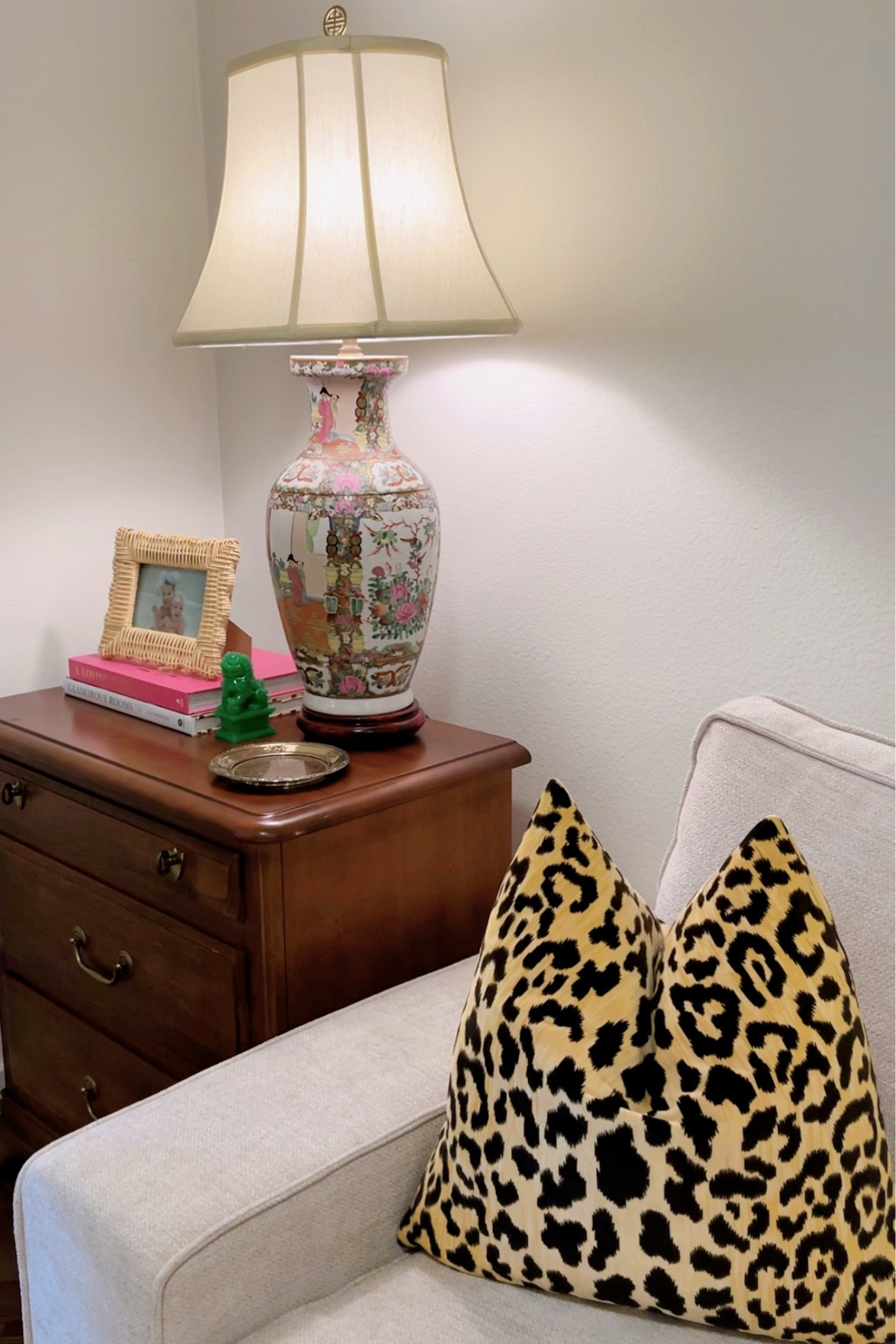 Finally done decorating my apartment :: here are my favorite corners !! 🩷

#LTKstyletip #LTKfindsunder100 #LTKhome