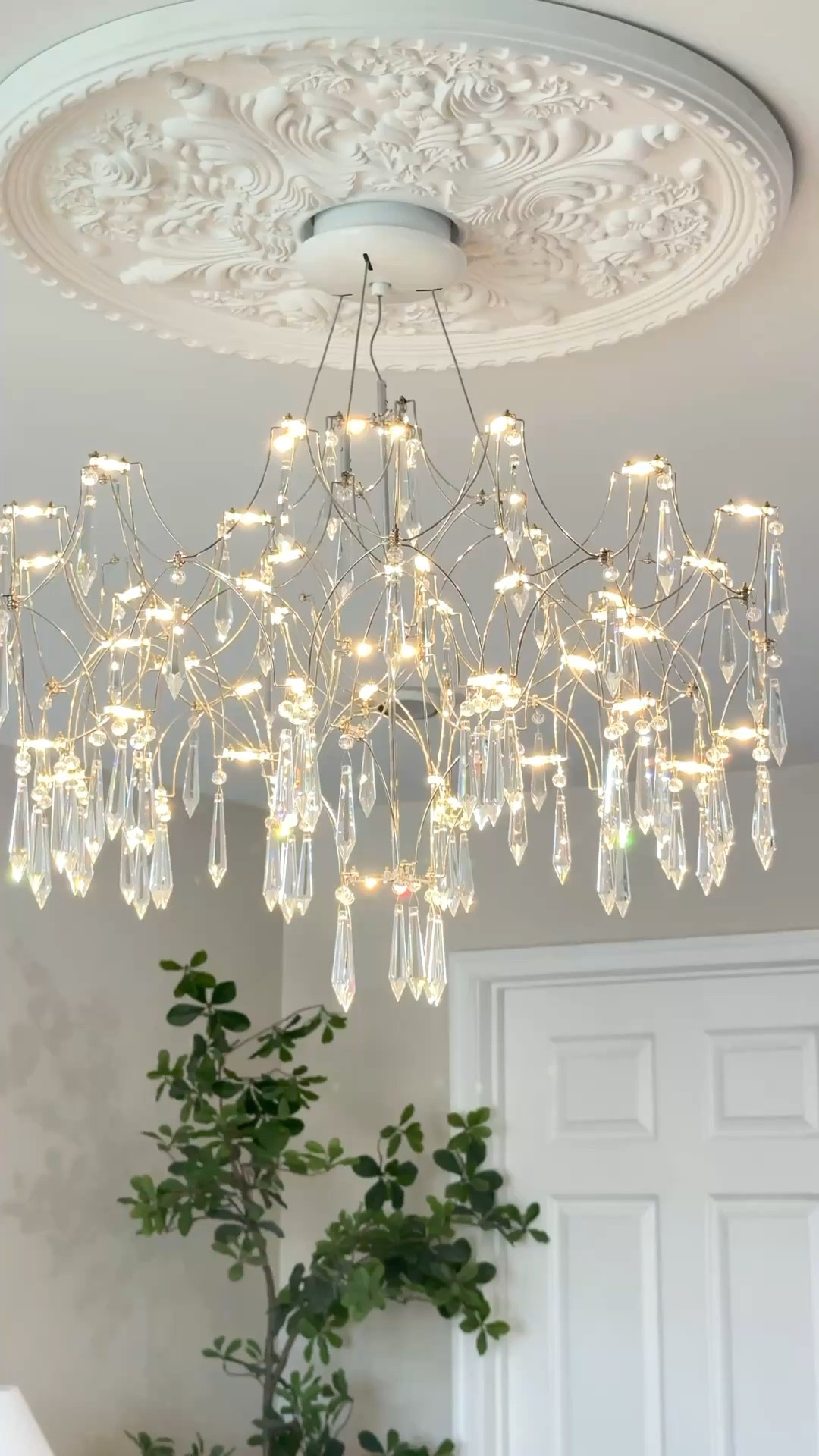 My new modern K9 crystal chandelier will steal the show in any space of your home!! Proof that lighting changes everything!! 

Crystal Chandelier 

#LTKHome #LTKSaleAlert